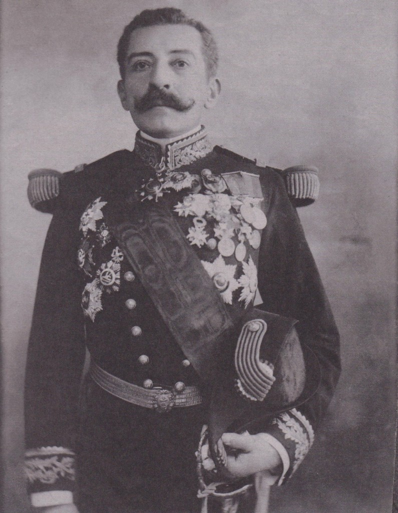 vers 1900 en capitaine de Frégate et en officier de la Légion d'honneur