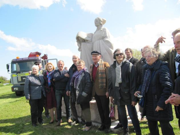 statue Vves Islandais-groupe