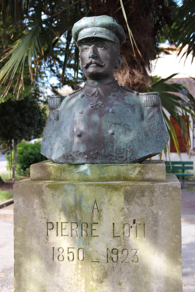 Buste LOTI 1 - Saint Pierre d'Oléron