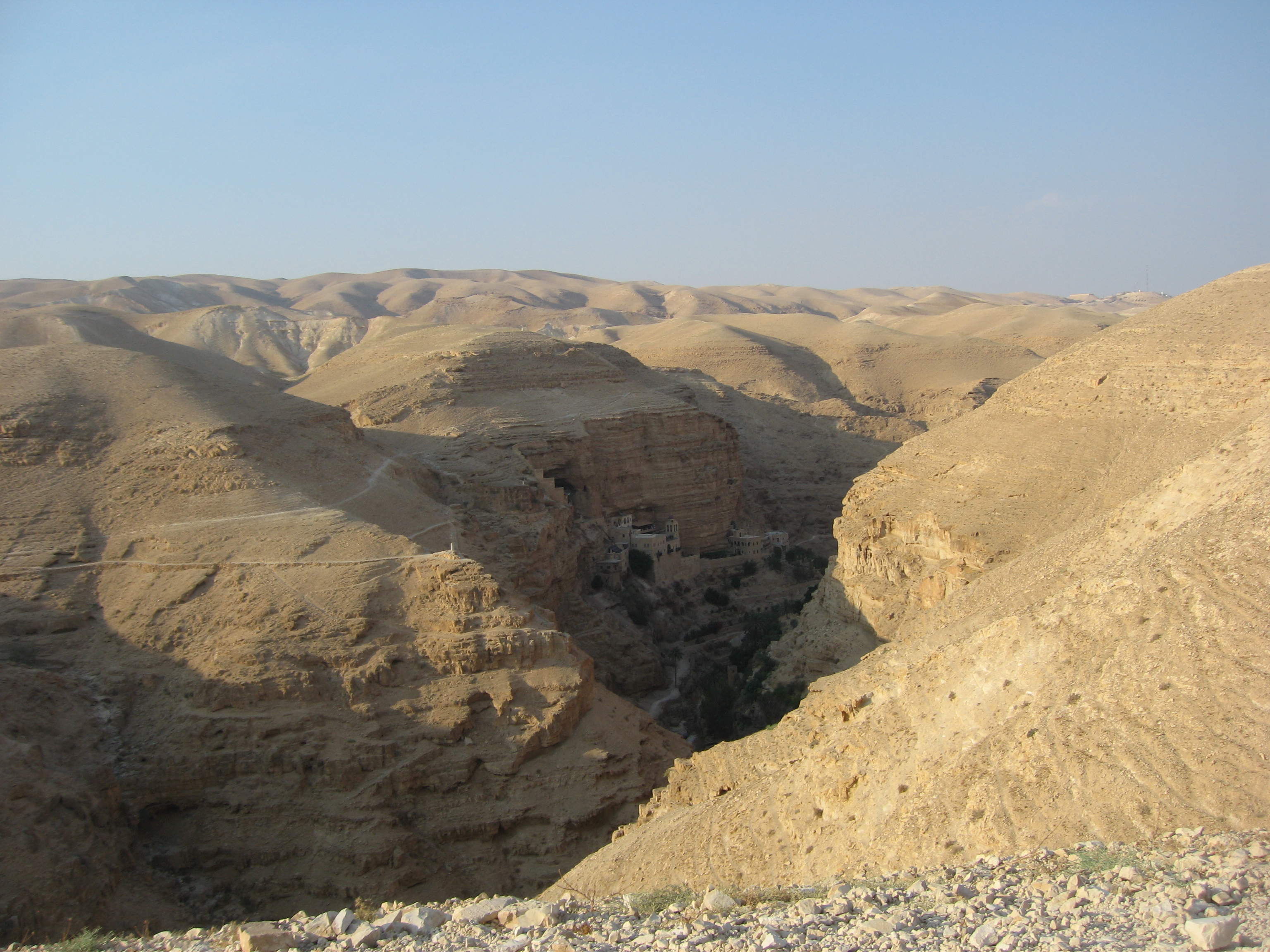 20-Vue sur le Monastère Saint Geoges dans le désert de Judée.